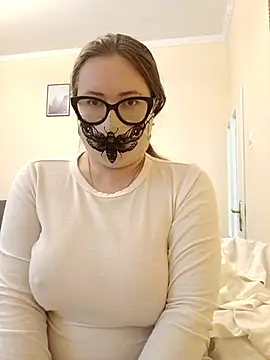 ShyPampBlondie online show from October 11, 11:00 am