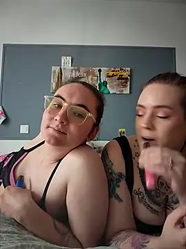 AndHerXO online show from March 13, 12:32 pm