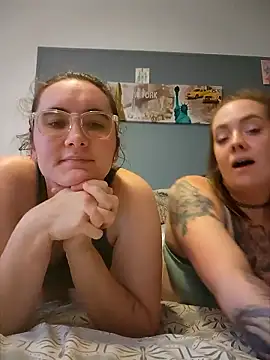 Snapshot of AndHerXO chatting on June 21, 3:51 pm AndHerXO online show from June 21, 3:51 pm
