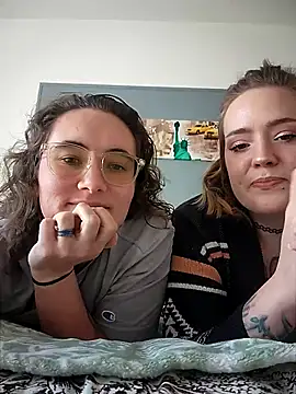 AndHerXO online show from December 19, 1:46 pm