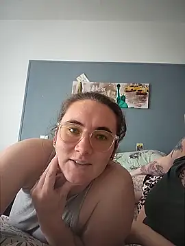 AndHerXO online show from April 2, 12:56 pm