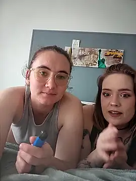 AndHerXO online show from March 7, 2:55 pm