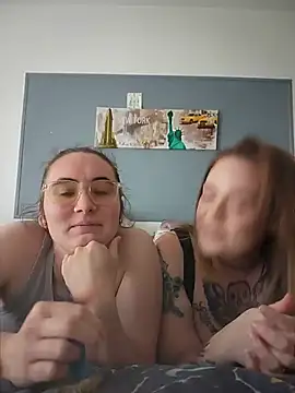 AndHerXO online show from May 17, 3:23 pm