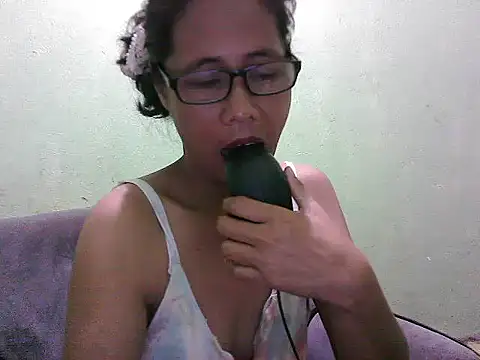 HotLadyPinay32 online show from March 29, 10:22 pm