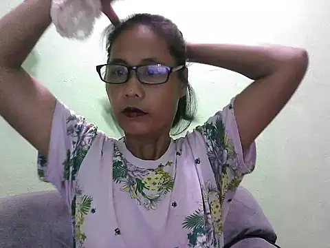 HotLadyPinay32 online show from February 27, 8:19 pm