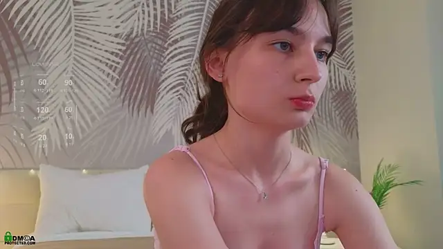 Snapshot of LolaPrise chatting on November 22, 1:43 pm LolaPrise online show from November 22, 1:43 pm