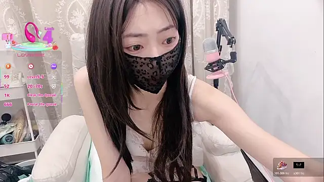 Snapshot of tuantuanle chatting on December 2, 1:02 pm tuantuanle online show from December 2, 1:02 pm