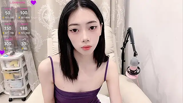 Snapshot of tuantuanle chatting on June 27, 3:51 pm tuantuanle online show from June 27, 3:51 pm