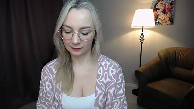 Ava Elior online show from February 15, 12:15 pm