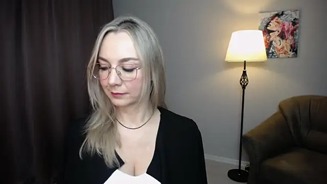 Ava Elior online show from November 28, 10:15 am