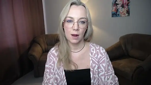Snapshot of Ava_Elior chatting on July 19, 12:13 pm Ava Elior online show from July 19, 12:13 pm