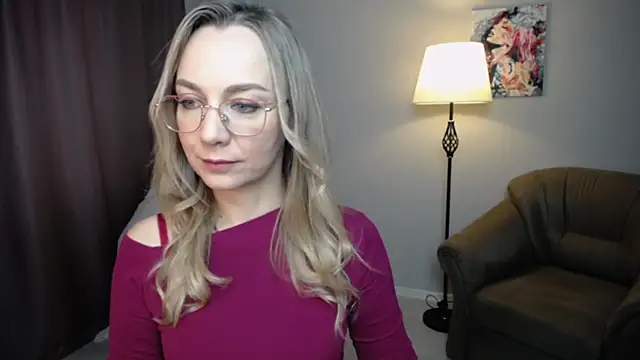 Ava Elior online show from October 31, 10:45 am