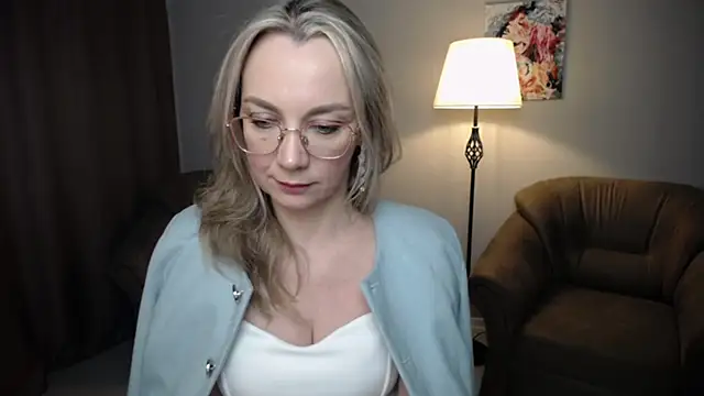 Ava Elior online show from March 19, 10:15 am