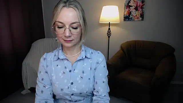 Ava Elior online show from September 18, 8:50 am