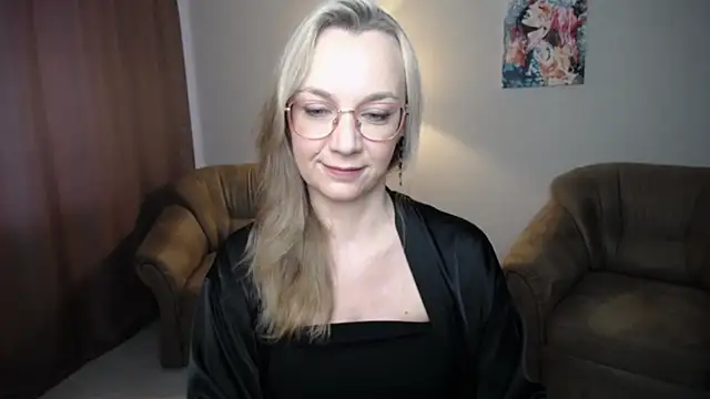 Snapshot of Ava_Elior chatting on July 6, 11:39 am Ava Elior online show from July 6, 11:39 am