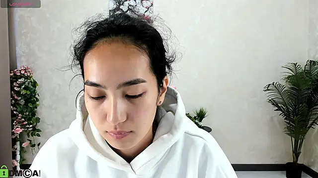 Snapshot of FlirtyAura chatting on October 6, 3:29 am FlirtyAura online show from October 6, 3:29 am