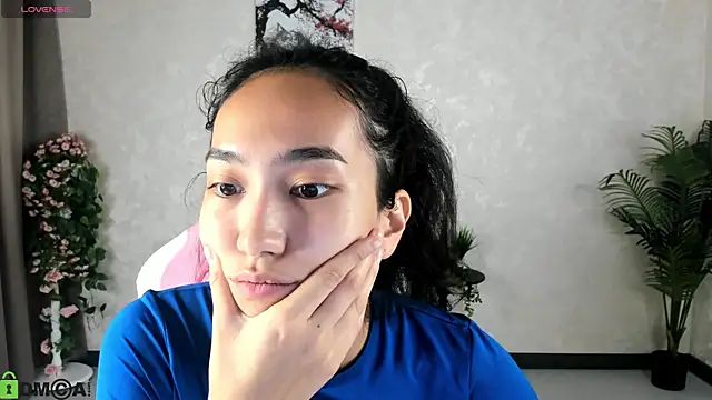 Snapshot of FlirtyAura chatting on September 22, 3:45 am FlirtyAura online show from September 22, 3:45 am