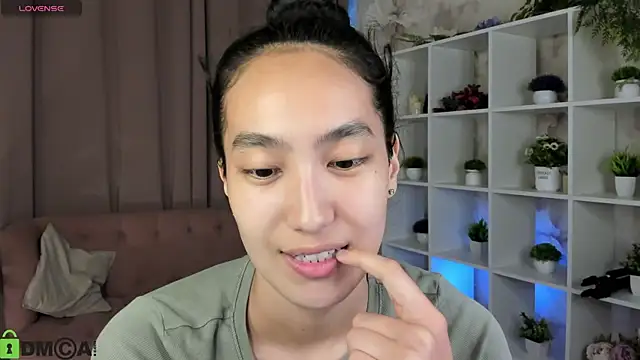 FlirtyAura online show from June 24, 3:38 am