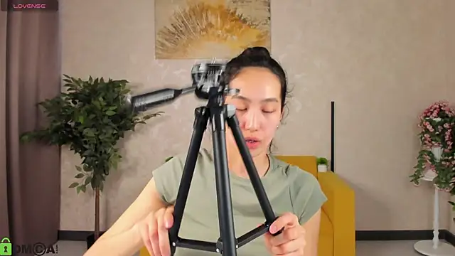 FlirtyAura online show from April 2, 3:46 am