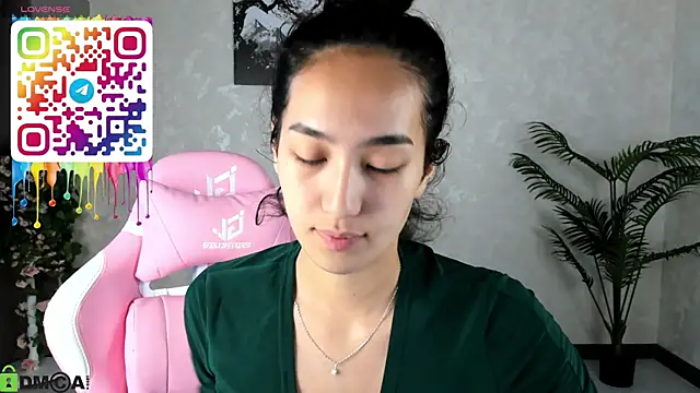 Snapshot of FlirtyAura chatting on September 16, 3:51 am FlirtyAura online show from September 16, 3:51 am