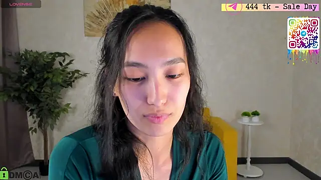 FlirtyAura online show from May 11, 4:04 pm