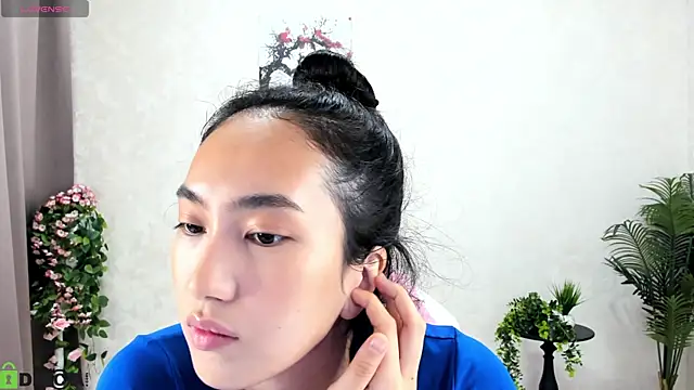 FlirtyAura online show from October 23, 2:43 am