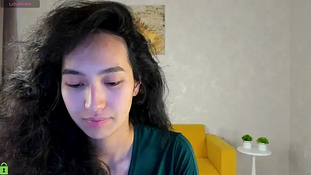 FlirtyAura online show from April 27, 11:52 am