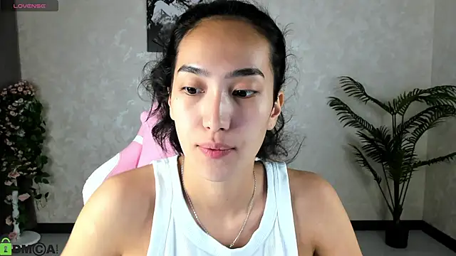 Snapshot of FlirtyAura chatting on September 15, 3:51 am FlirtyAura online show from September 15, 3:51 am