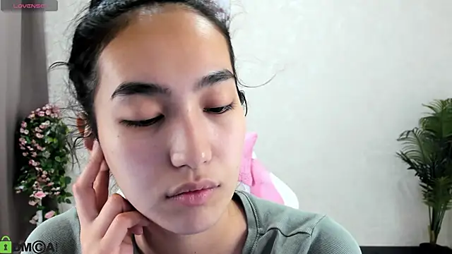 FlirtyAura online show from October 28, 3:18 am