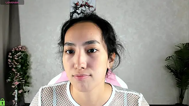 FlirtyAura online show from November 2, 7:57 am