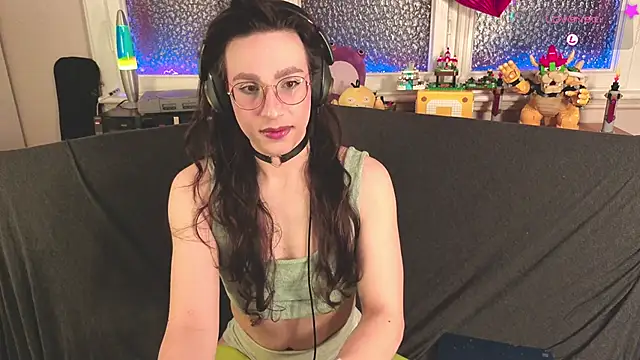 Zesty Peach online show from March 5, 1:35 am