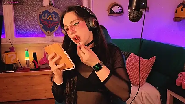 Zesty Peach online show from June 7, 11:10 pm