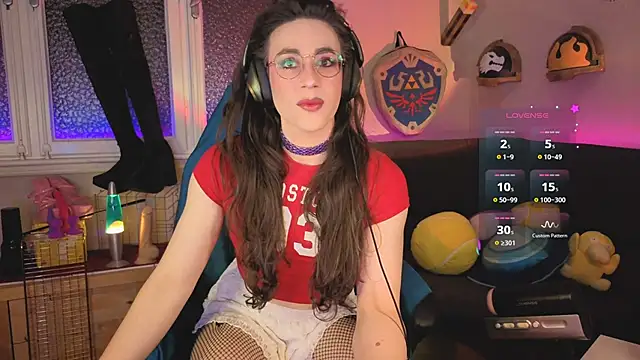 Zesty Peach online show from May 6, 12:25 am