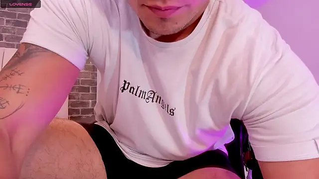 connorsmiith online show from March 5, 12:57 pm