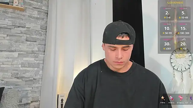 Snapshot of connorsmiith chatting on October 21, 2:38 pm connorsmiith online show from October 21, 2:38 pm