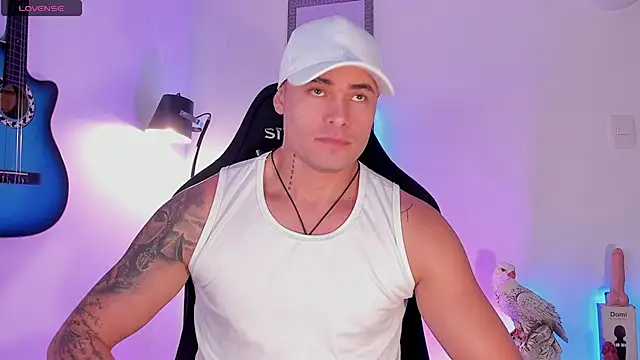 Snapshot of connorsmiith chatting on June 9, 1:56 pm connorsmiith online show from June 9, 1:56 pm