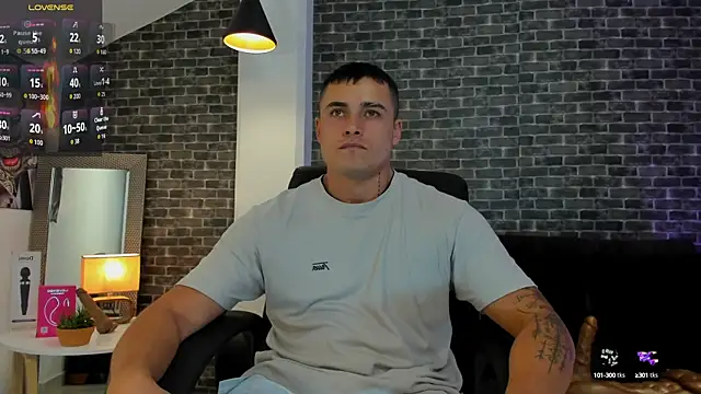 Snapshot of connorsmiith chatting on September 15, 12:33 am connorsmiith online show from September 15, 12:33 am