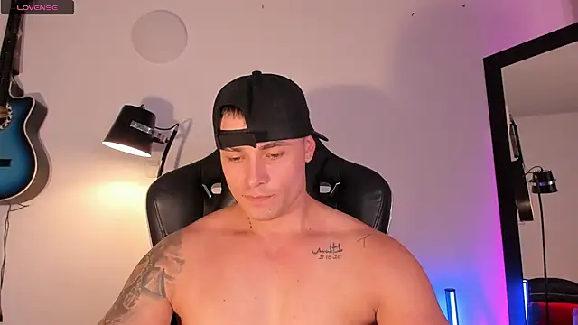 Snapshot of connorsmiith chatting on June 27, 2:01 pm connorsmiith online show from June 27, 2:01 pm