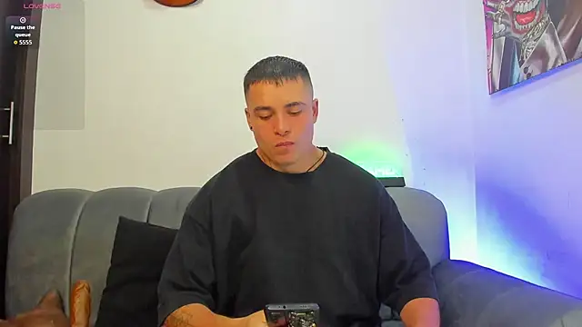 connorsmiith online show from October 31, 2:08 am