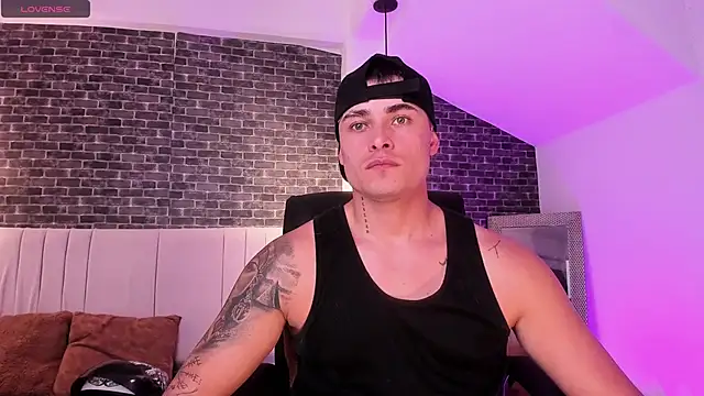 connorsmiith online show from February 24, 4:08 pm