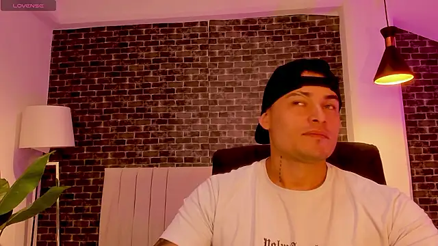 connorsmiith online show from March 4, 2:58 pm