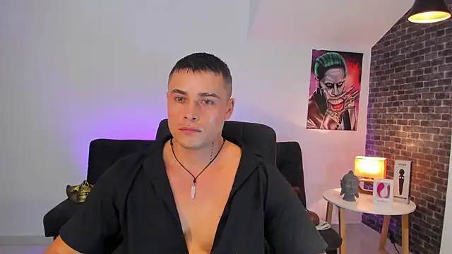 Snapshot of connorsmiith chatting on September 9, 4:33 am connorsmiith online show from September 9, 4:33 am