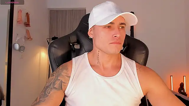 Snapshot of connorsmiith chatting on July 13, 7:24 pm connorsmiith online show from July 13, 7:24 pm