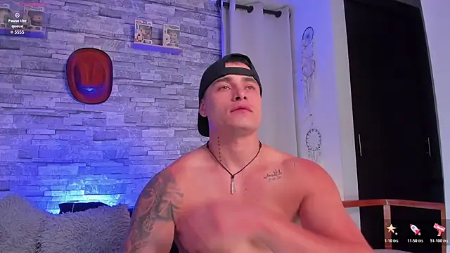 connorsmiith online show from October 28, 1:28 am