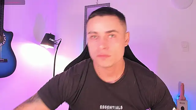 connorsmiith online show from May 28, 12:55 pm