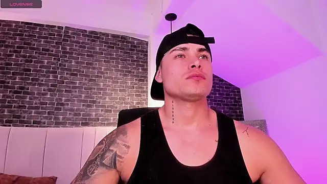 connorsmiith online show from March 27, 2:29 pm