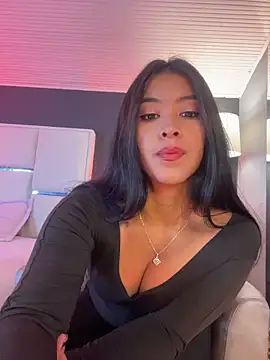 BellaFernandez   online show from April 30, 1:07 pm
