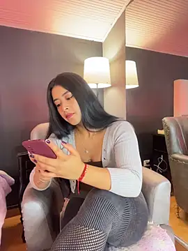 BellaFernandez   online show from May 26, 1:31 pm
