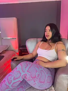Snapshot of BellaFernandez__ chatting on June 25, 1:05 pm BellaFernandez online show from June 25, 1:05 pm