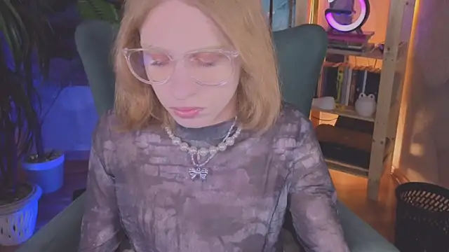 BarbieRichy online show from November 14, 5:33 am